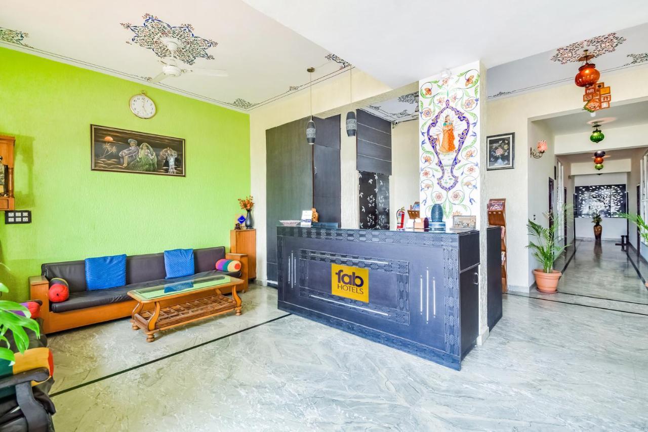 Fabhotel Everest International Udajpur Zewnętrze zdjęcie