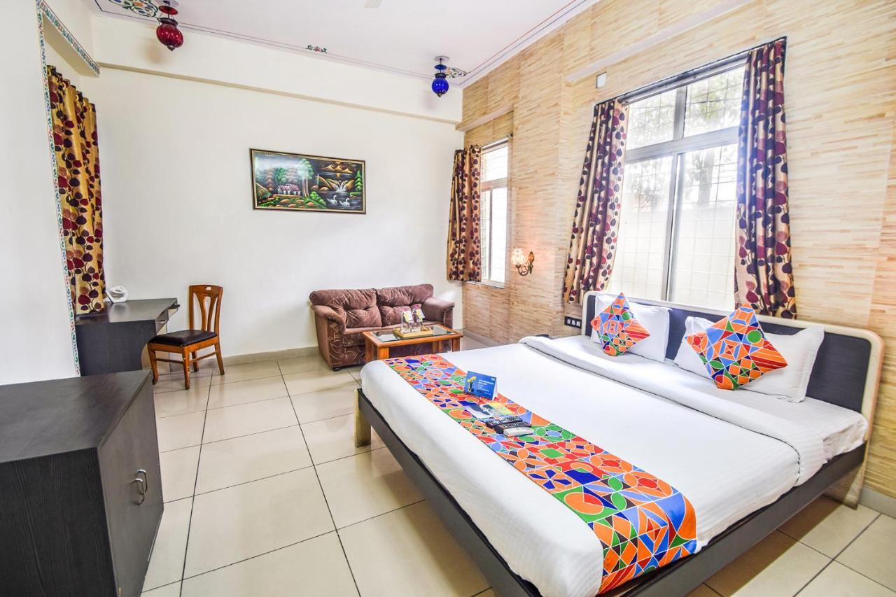 Fabhotel Everest International Udajpur Zewnętrze zdjęcie